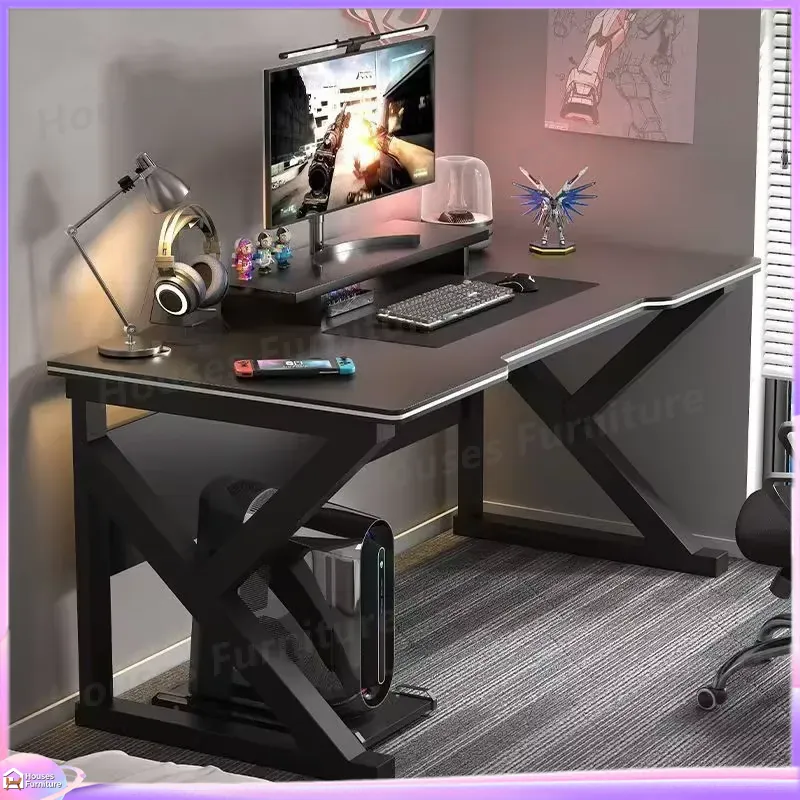 Desk Setup In Office - طاولة ألعاب معدنية سوداء من MDF